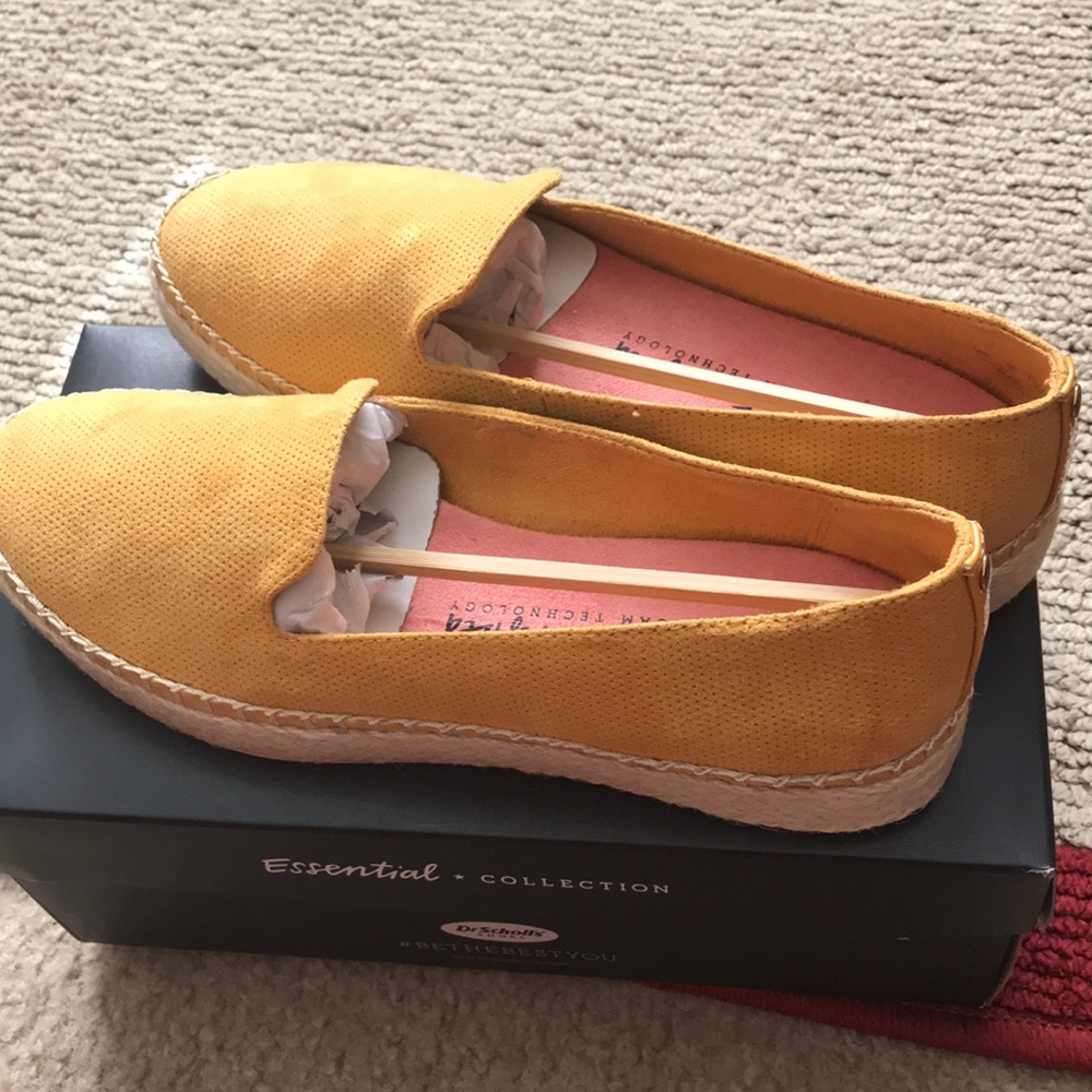 Dr. Sholls espadrille golden yellow shoes🌞